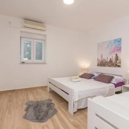 Nice In With 1 Bedrooms